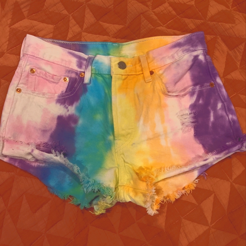 Tie dye Levi's 501 shorts